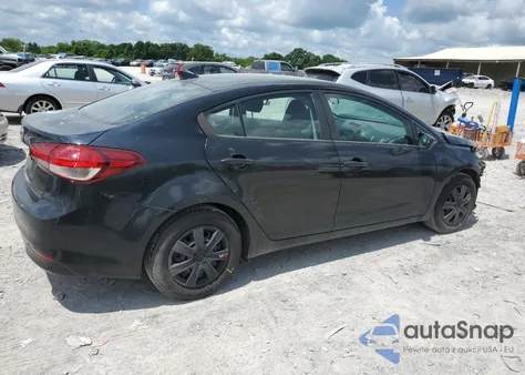 2018 Kia Forte Lx z USA, uszkodzony, nr VIN 3KPFL4A70JE240341